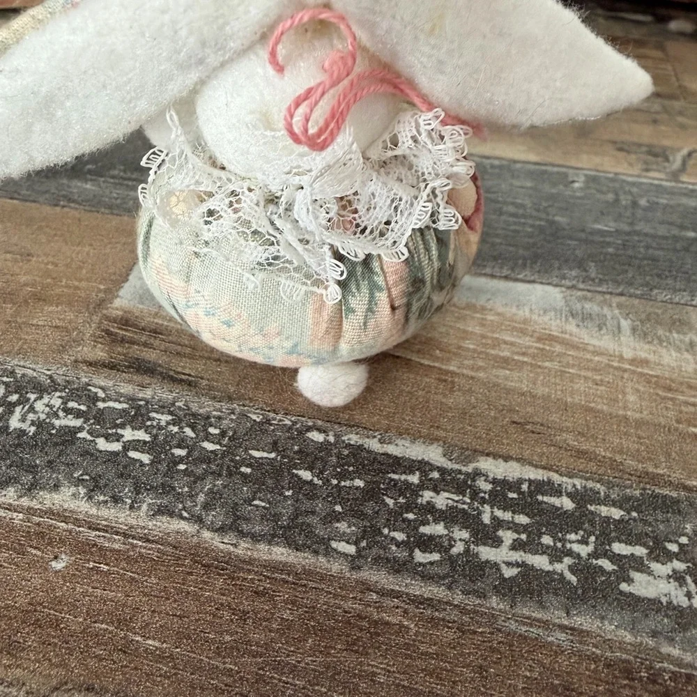 Vintage handmade bunny sewing push pin stopper